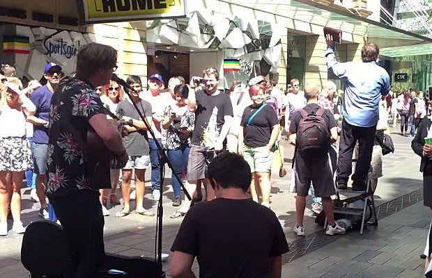 street_musician_girls_just_want