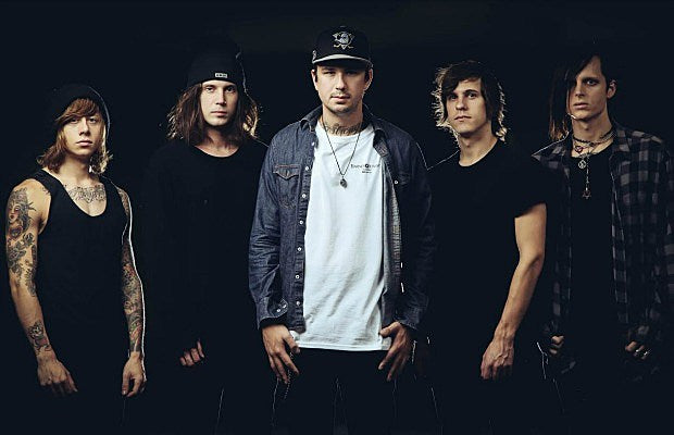 tear_out_the_heart_2015