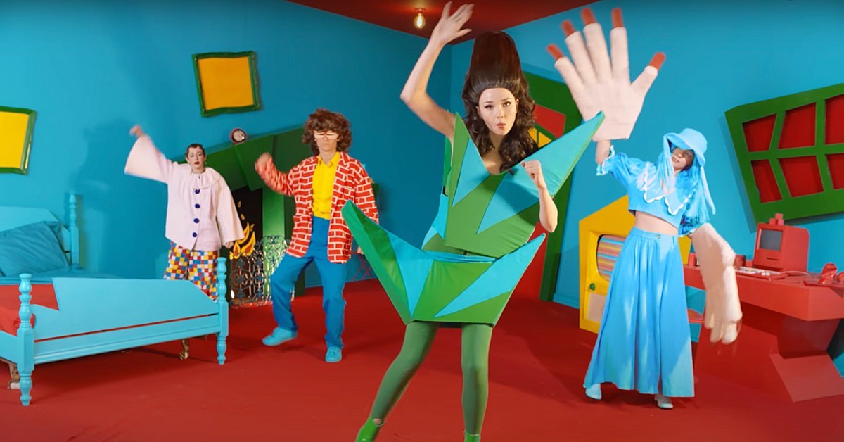 the-regrettes-anxieties-out-of-time