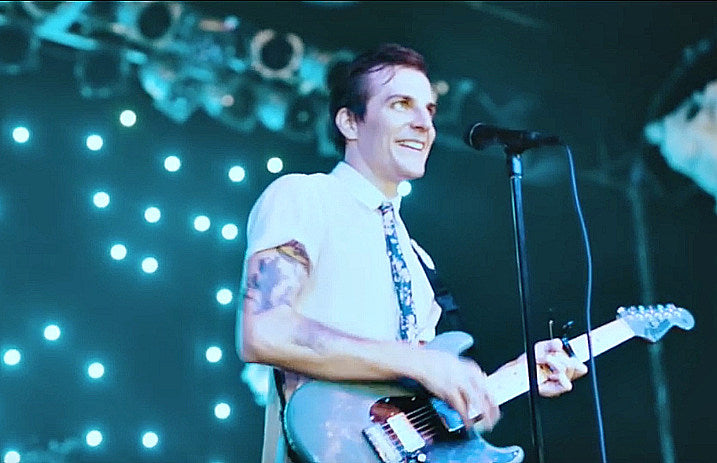 the_maine_raining_in_paris_video_screenshot