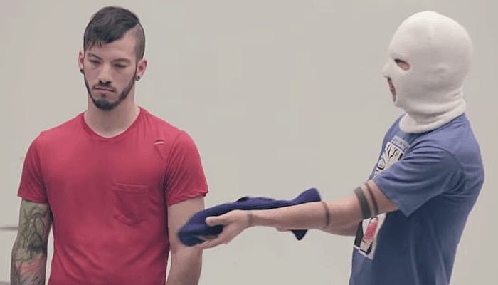 twenty one pilots josh dun tyler joseph guns for hands