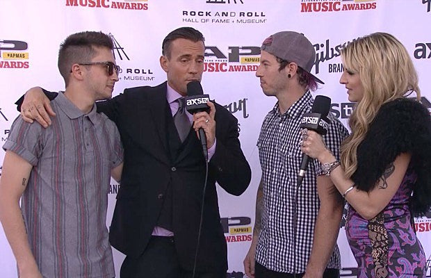 twentyonepilots-apmas2014redcarpet