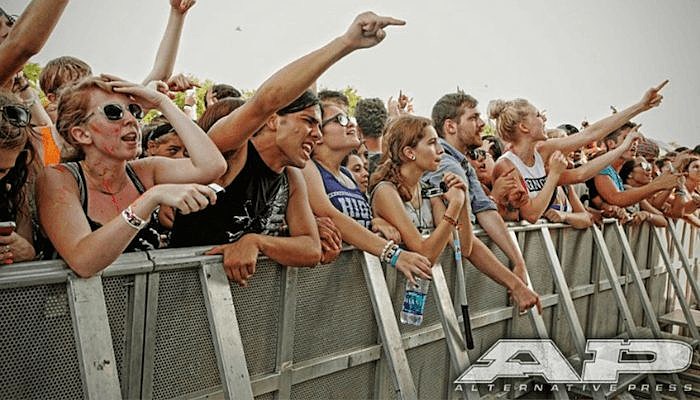 warped tour crowd slam dunk