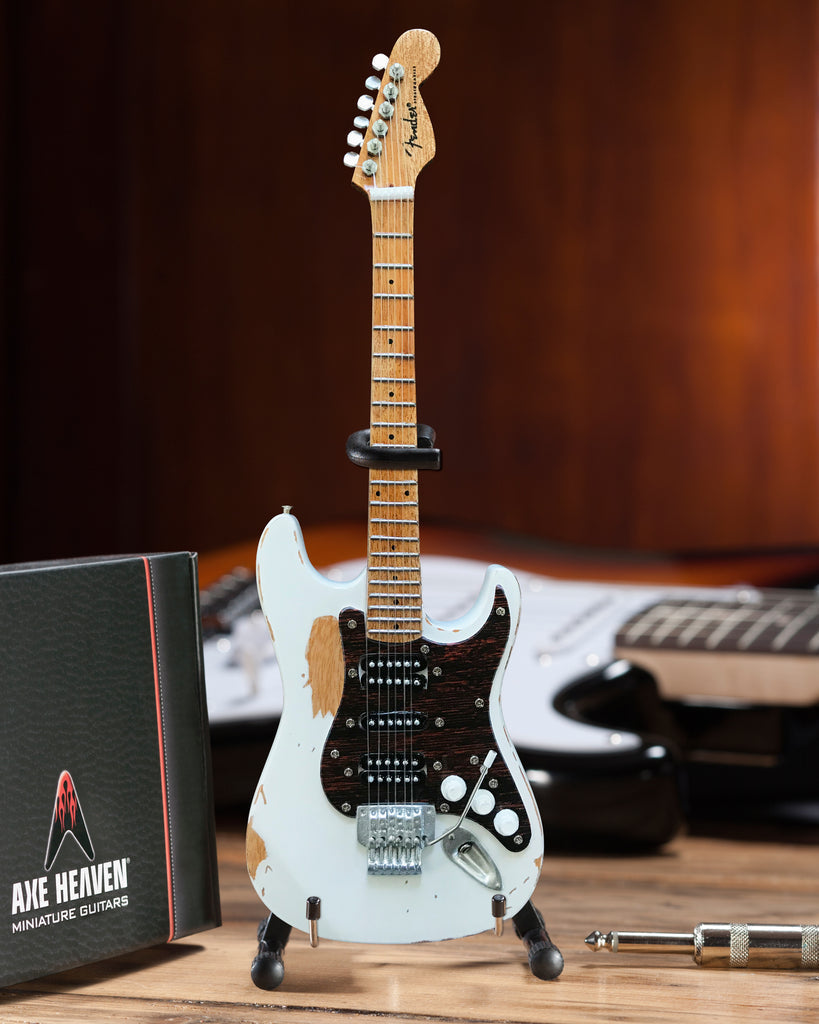 MOTLEY CRUE - MICK MARS - VINTAGE FENDER STRAT MINI GUITAR