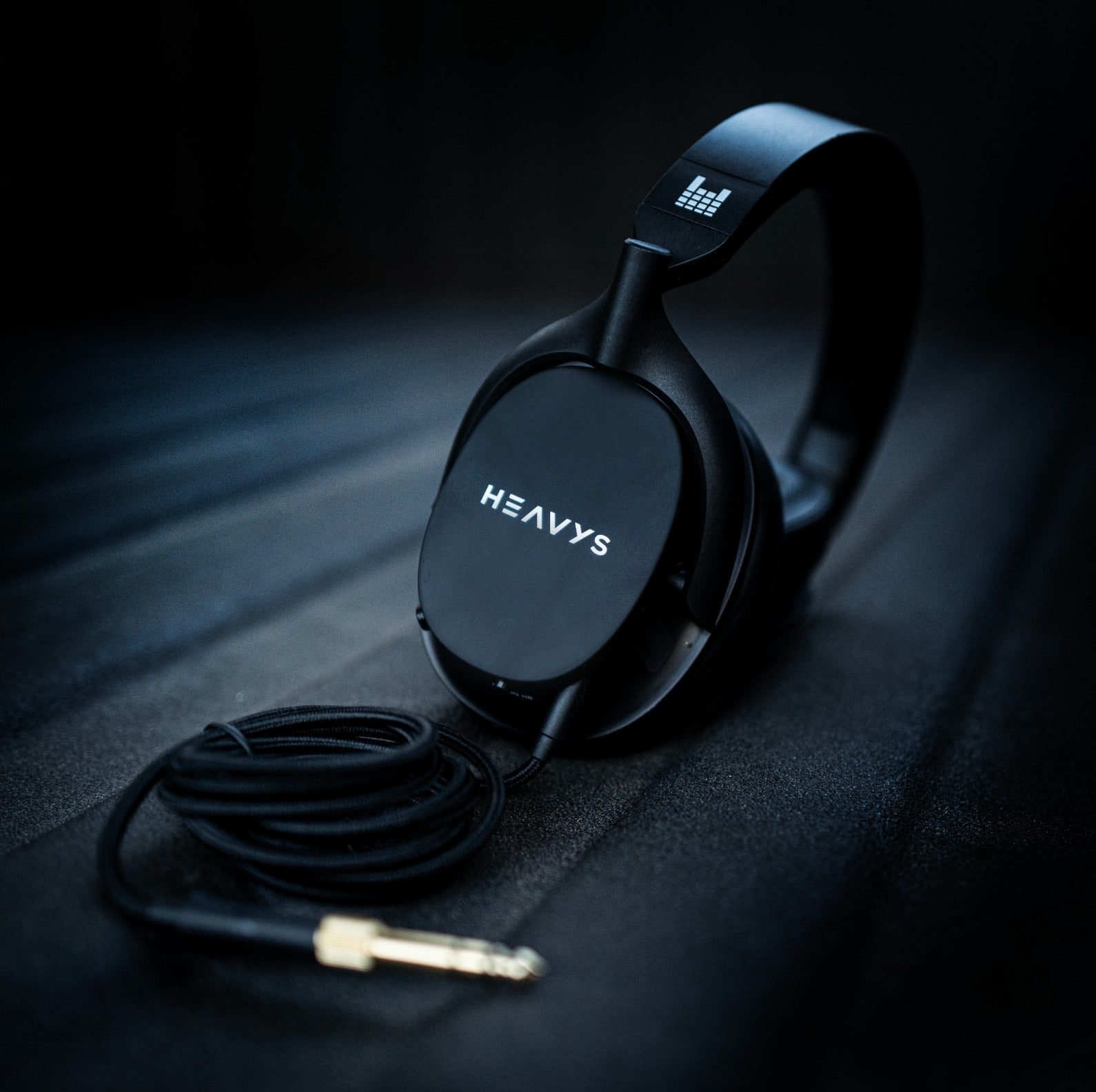 HEAVYS H1H HEADPHONES + PREMIUM SILVER-COATED CABLE + BONUS TRAVEL CASE
