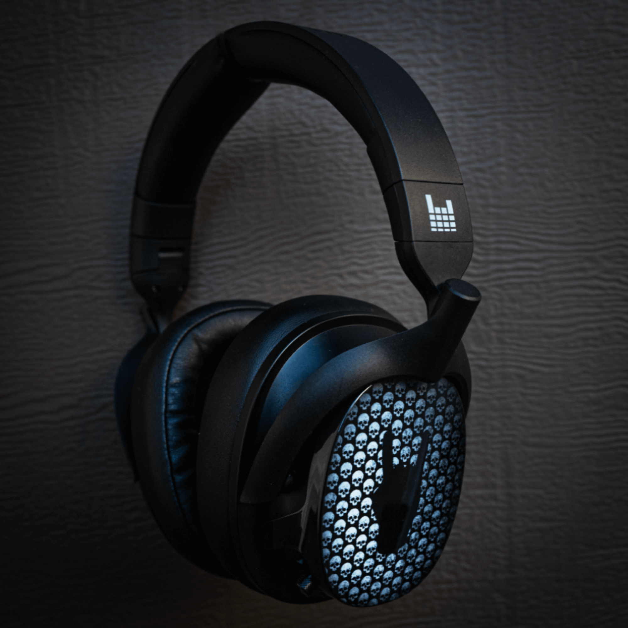HORNS UP HEADPHONES